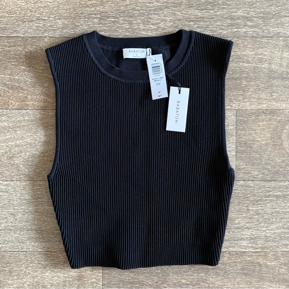 Aritizia Babaton Ribbed Muscle Sleeveless Top